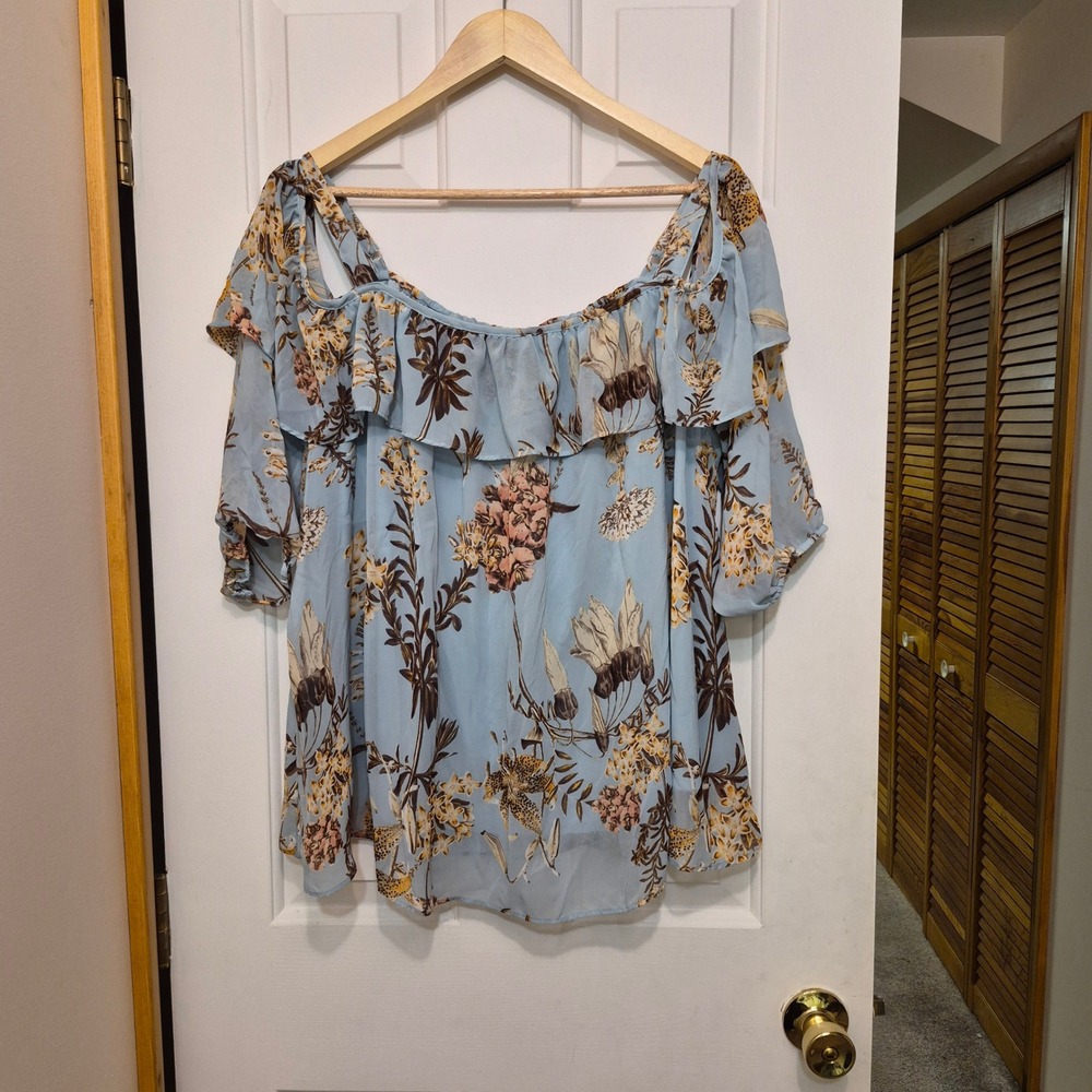 Boutique Women 1X Light Blue Floral Cold Shoulder Ruffle Boho Chiffon Blouse Top